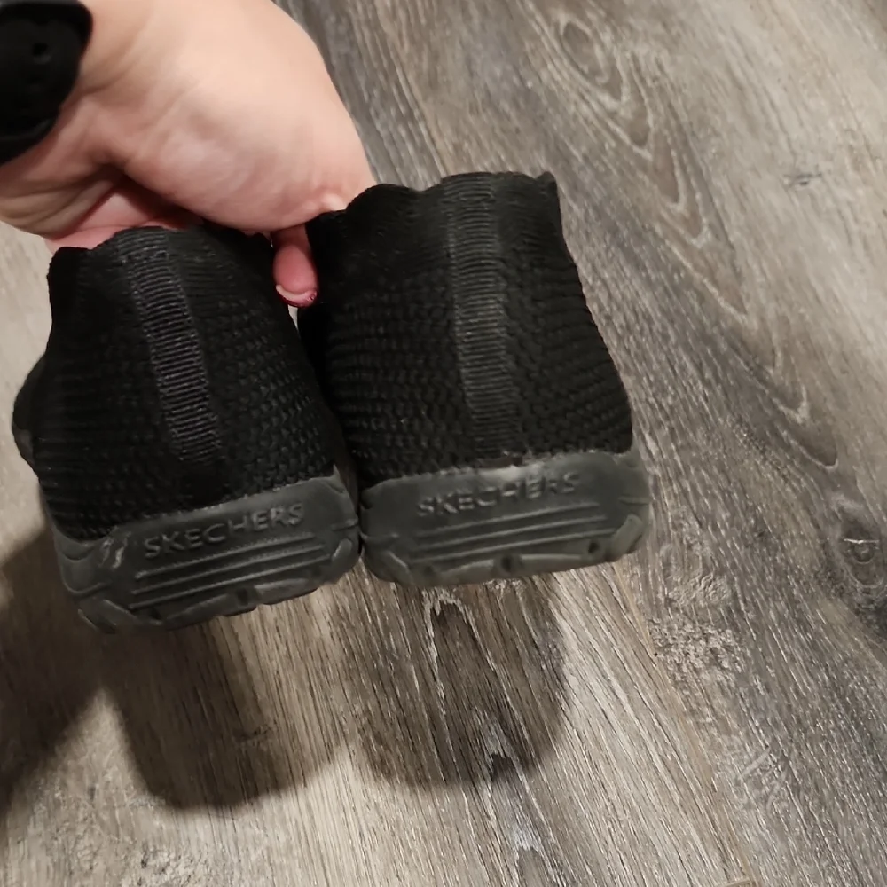 Skechers Relaxed Fit Black Flats Comfortable Slip-On Loafers - Picture 5 of 8